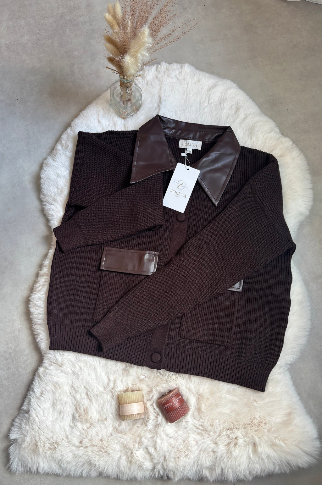 Cardigan marron chocolat à col et détails  en similicuir