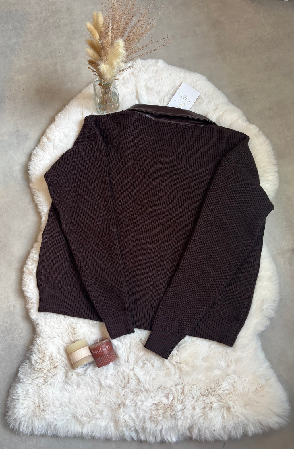 Cardigan marron chocolat à col et détails  en similicuir