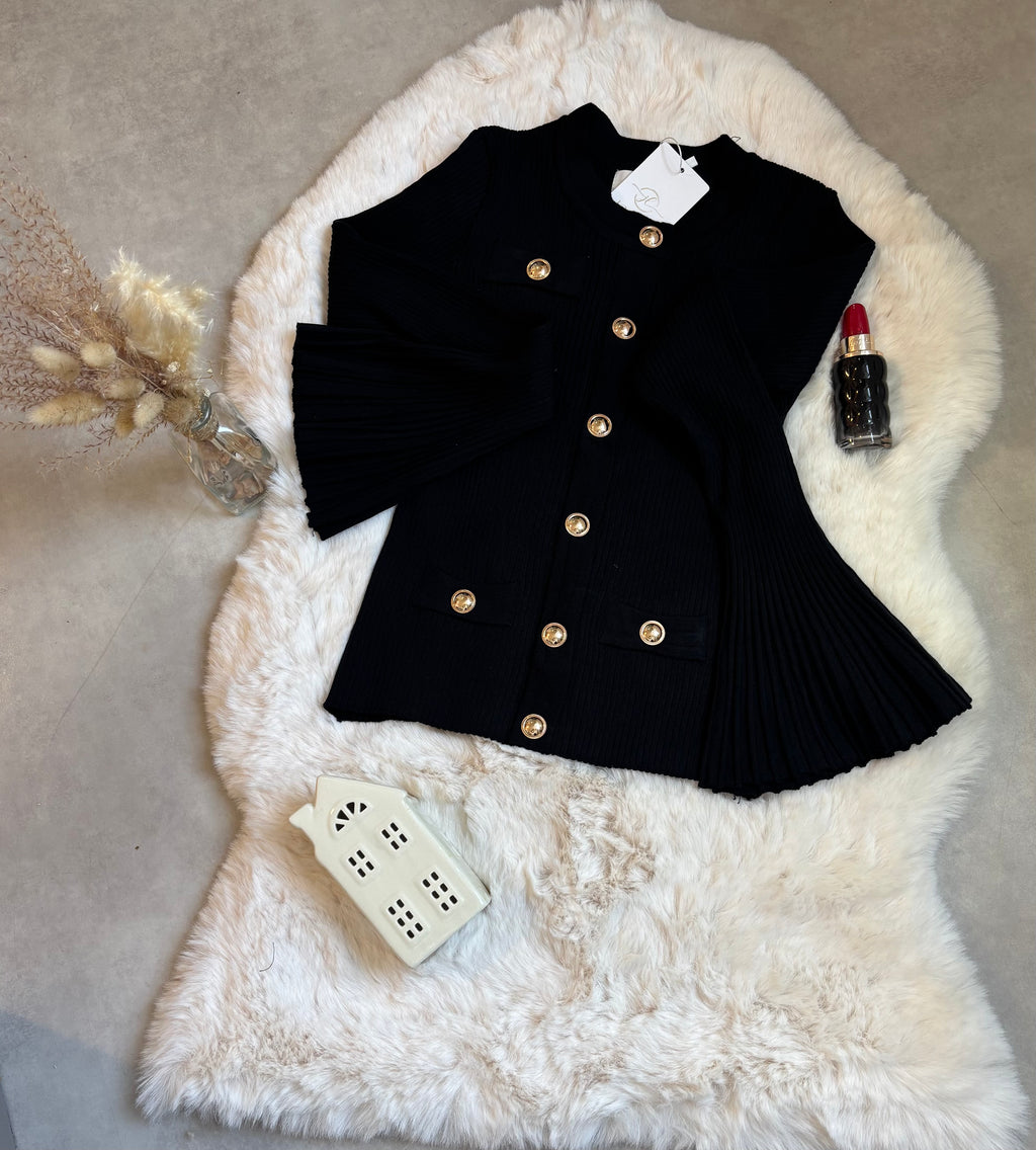 Ensemble Chic - Pull à boutons dorés & Jupe plissée