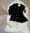 Pull noir en maille côtelée à boutons dorés et manches évasées