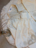 Chemise écrue à broderies anglaises et manches bouffantes